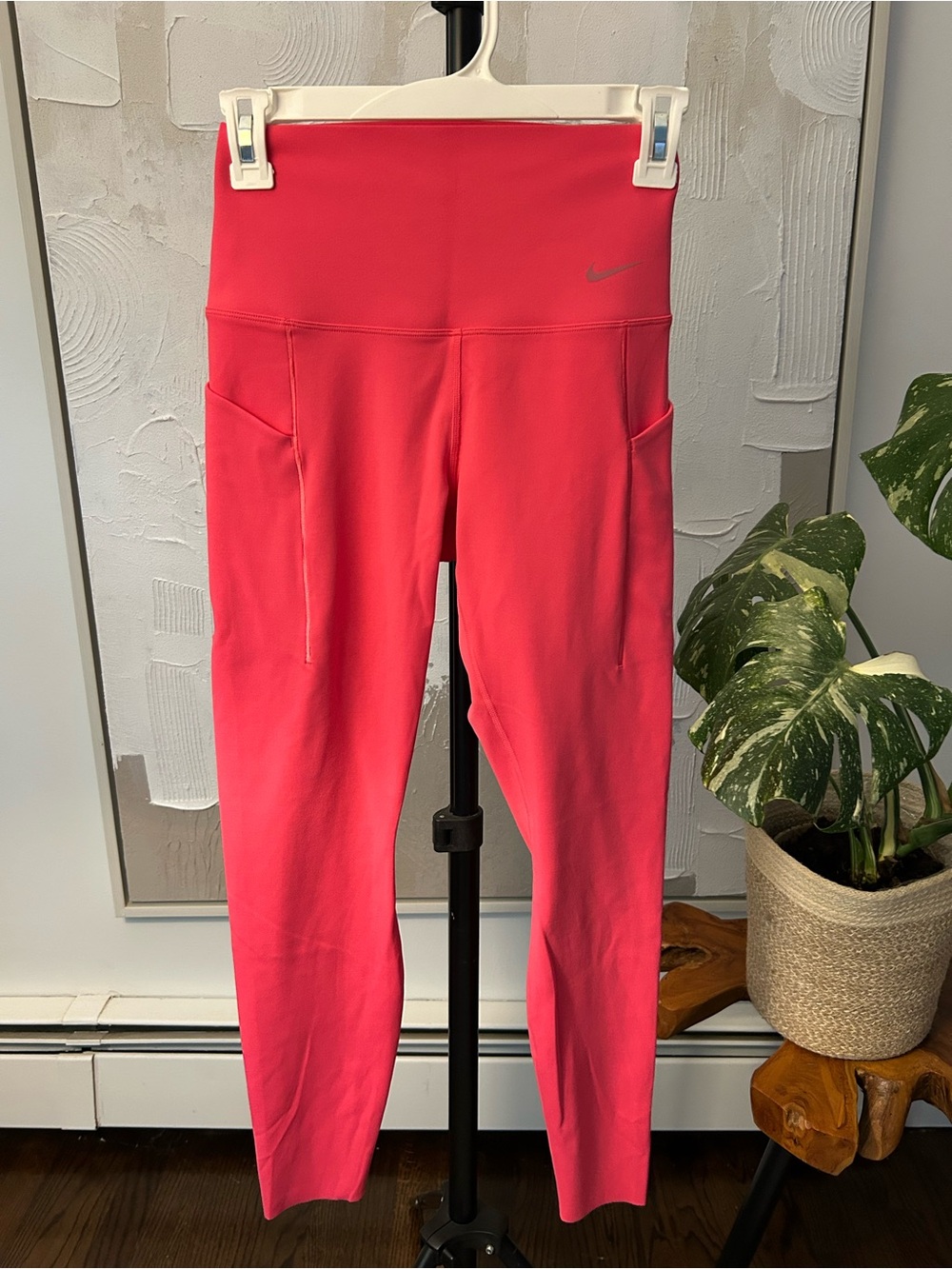 EUC Nike Hot Pink High-Rise Pocket Leggings Size Small